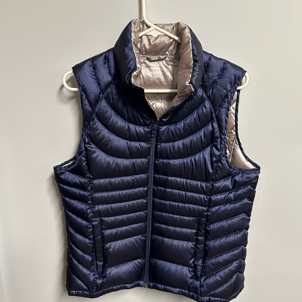 Bernardo Goose Down Vest in great condition